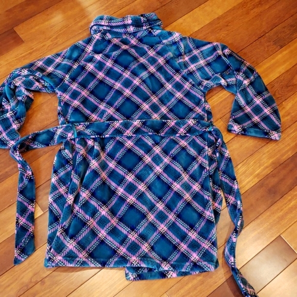 Victoria's Secret Plush Green, Pink Plaid Robe w/ Belt and pockets - Picture 14 of 16